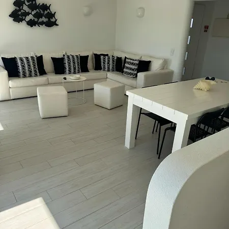 Beautiful Set In The Heart Of Quinta - Newly Refurbished דירה