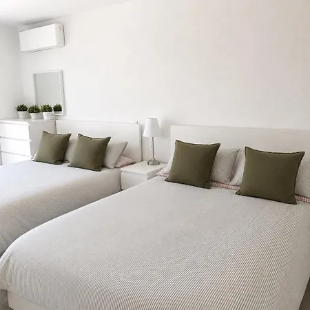 Beautiful Set In The Heart Of Quinta - Newly Refurbished